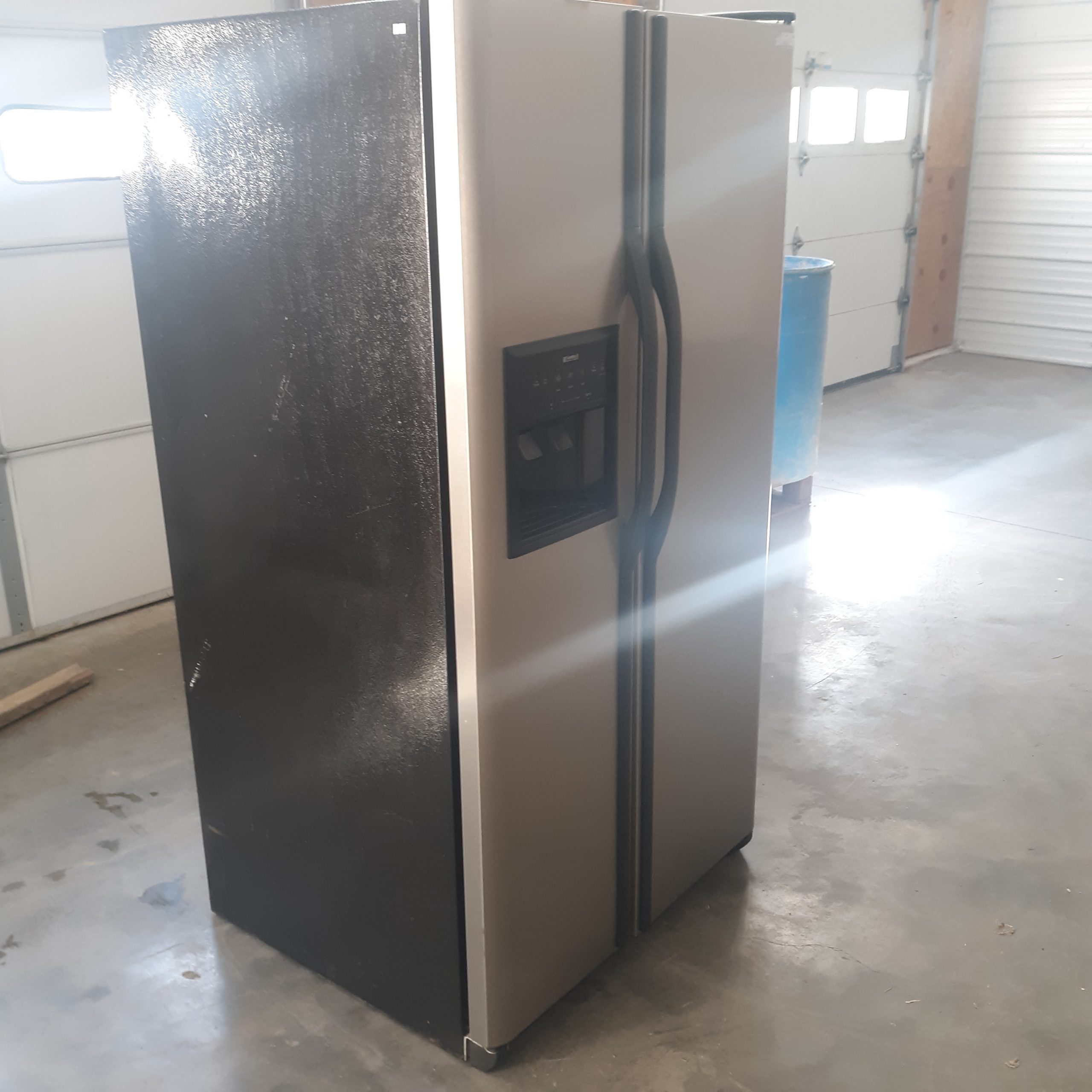 Kenmore, Frig & Freezer Combo W/ Ice Maker in Door Chestnut Ridge LLC